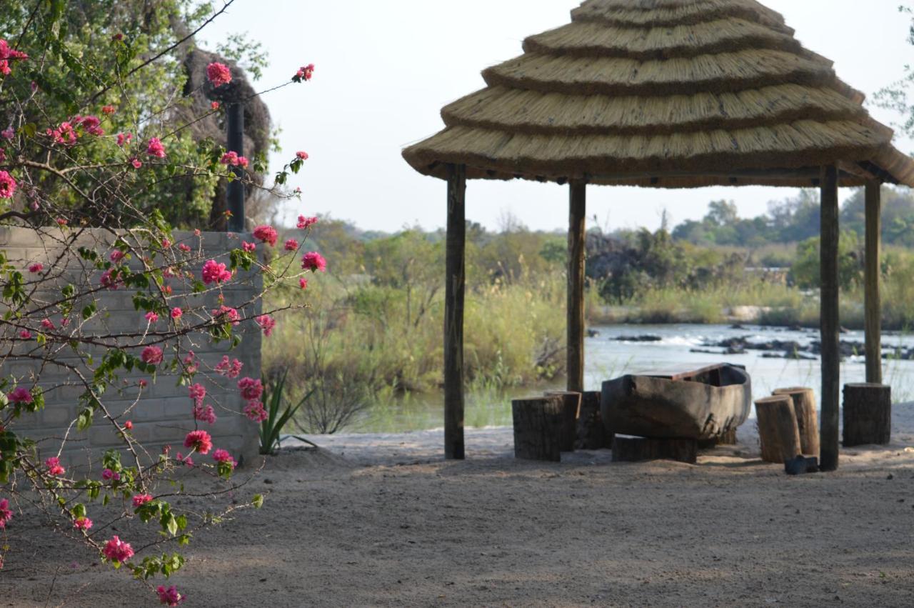 White Sands Lodge Divundu Екстериор снимка