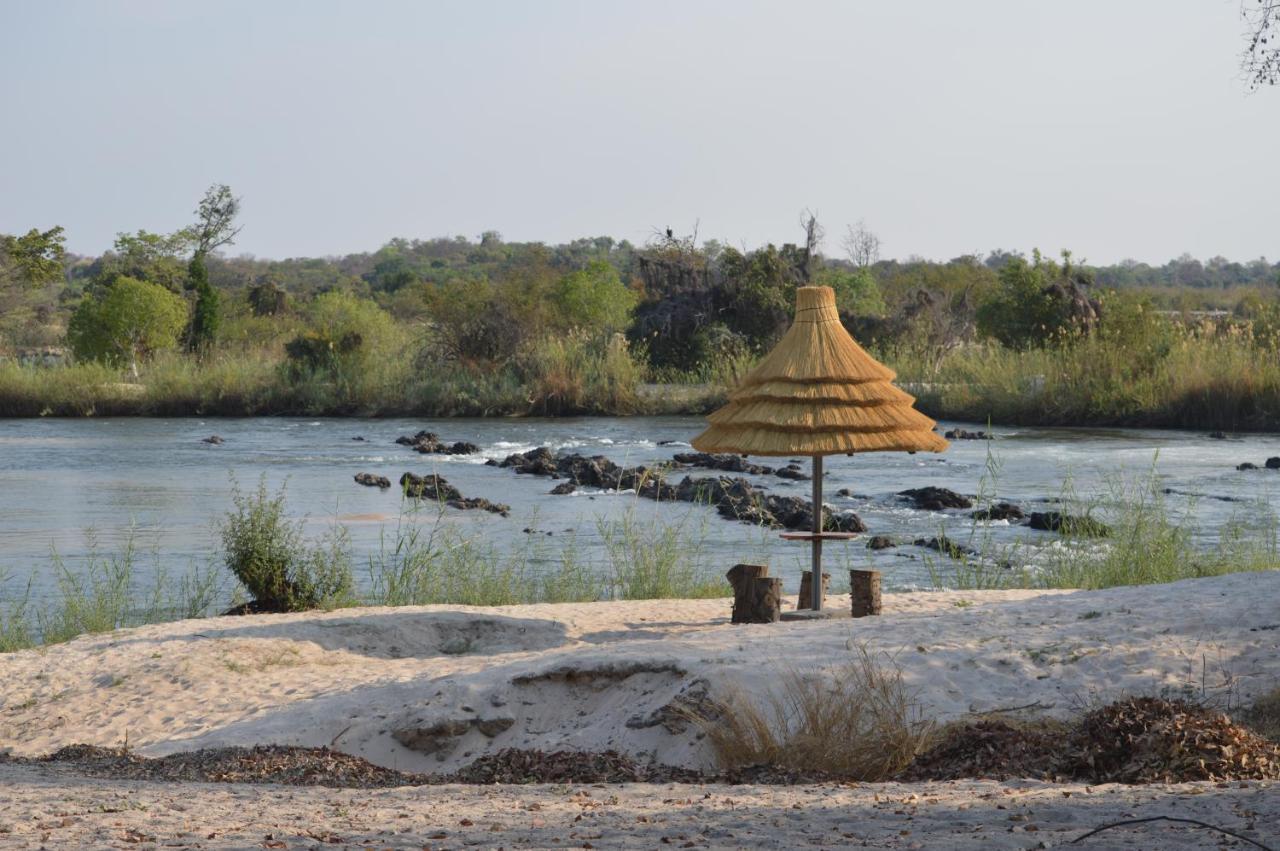 White Sands Lodge Divundu Екстериор снимка