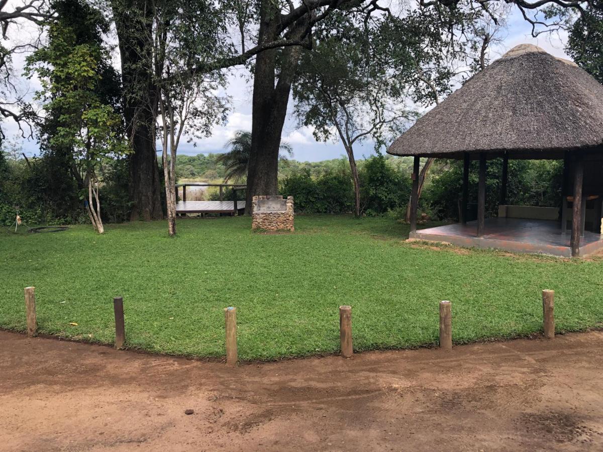 White Sands Lodge Divundu Екстериор снимка