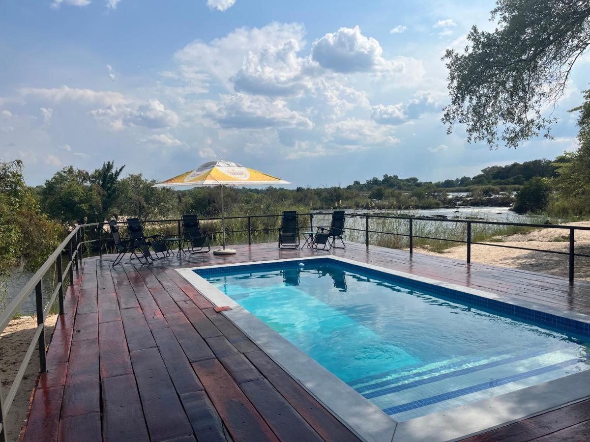 White Sands Lodge Divundu Екстериор снимка